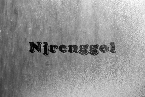 Njrenggol Typeface for Bold Web Design